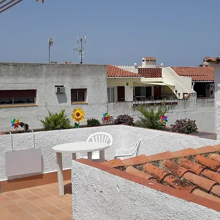 House On A Canal With A Mooring Of 7,5 M * Empuriabrava