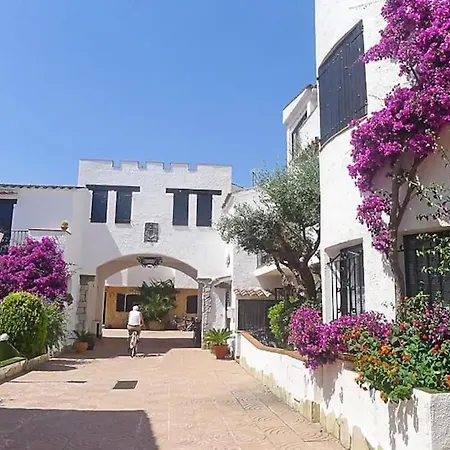 House On A Canal With A Mooring Of 7,5 M Empuriabrava