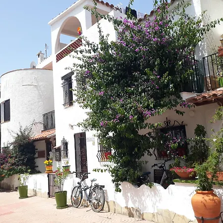 House On A Canal With A Mooring Of 7,5 M Holiday home Empuriabrava